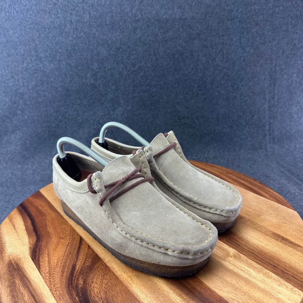 Clarks Originals WALLABEE 35395 Womens 9.5 M Sand Suede Crepe Sole Comfort Shoes - Picture 2 of 13